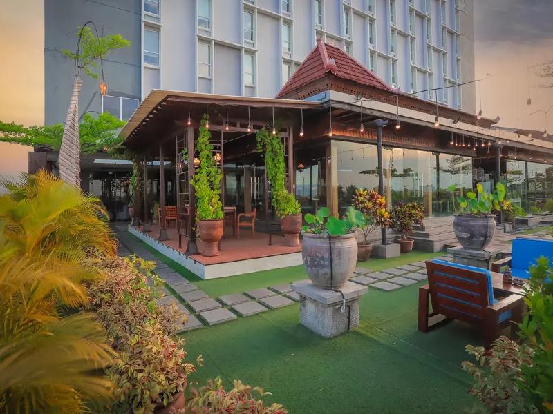 Mercure Solo — exterior view