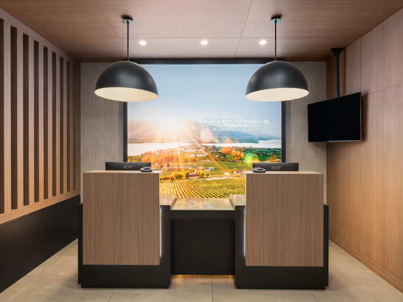 La Quinta Inn & Suites By Wyndham Kelowna BC — view