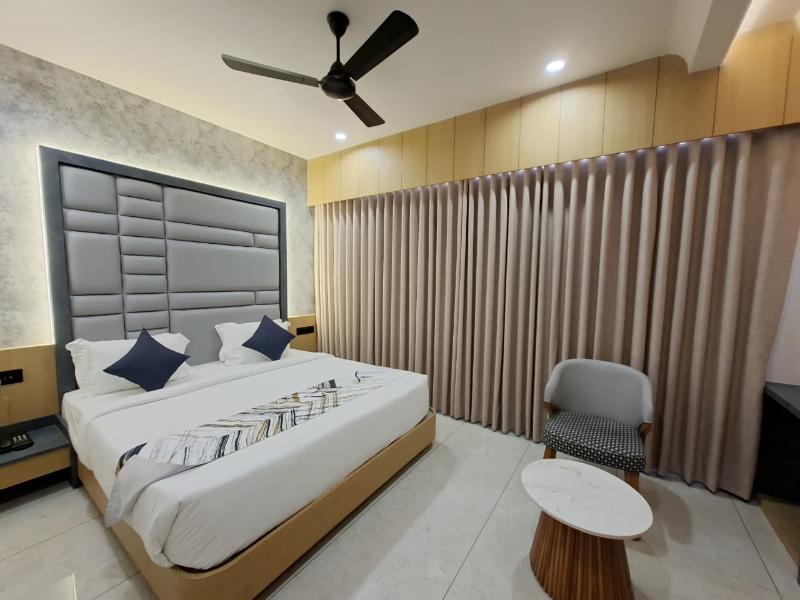 White Panda Hotels Shree Radhe image