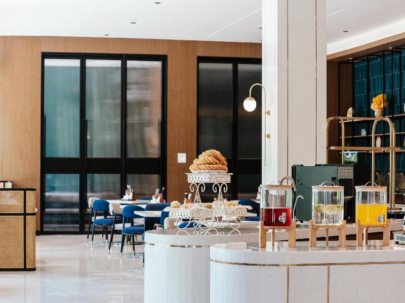 Hilton Garden Inn Yanqi Downtown image 1