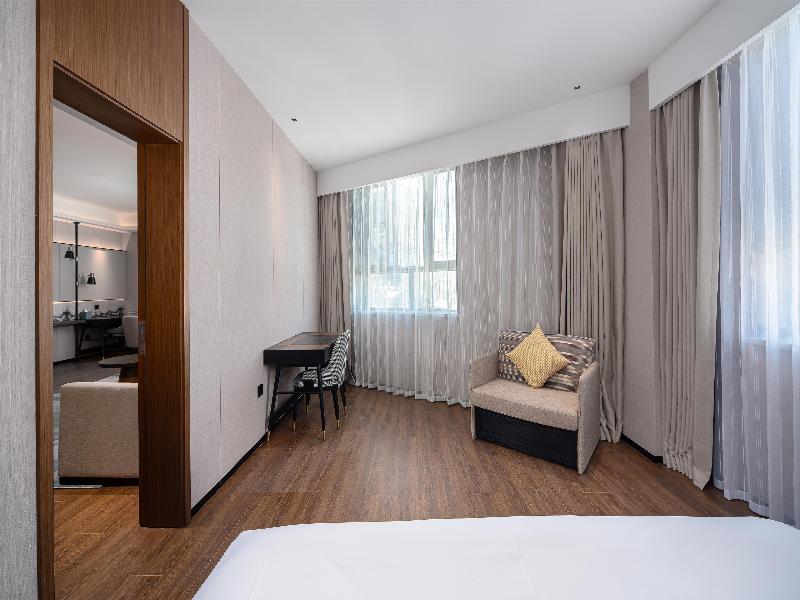 Hilton Garden Inn Yanqi Downtown image