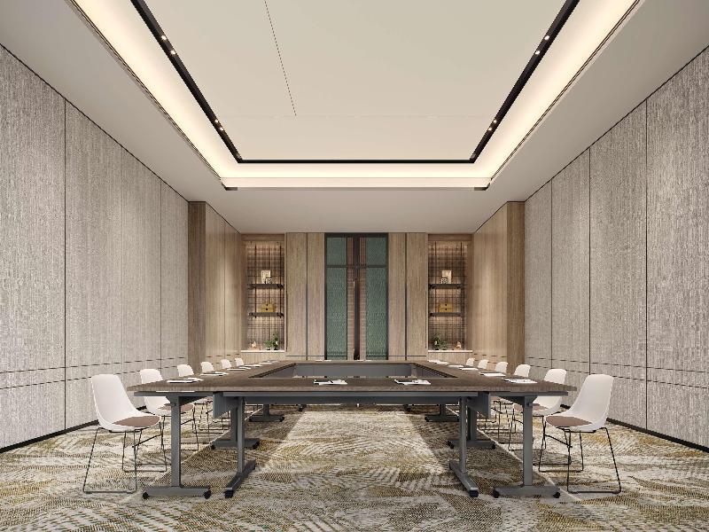 DoubleTree by Hilton Zhengzhou Airport Aerotropol image