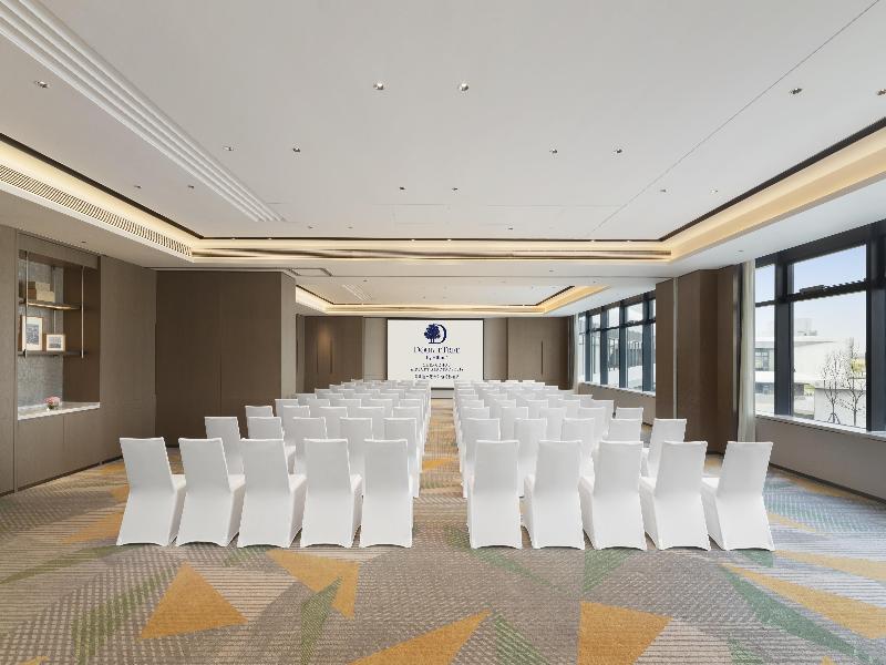 DoubleTree by Hilton Zhengzhou Airport Aerotropol image