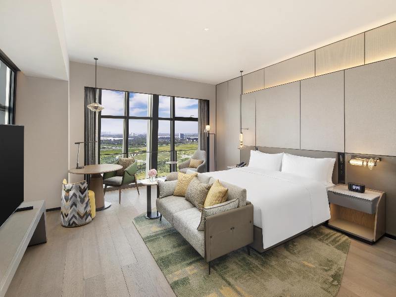 DoubleTree by Hilton Zhengzhou Airport Aerotropol image