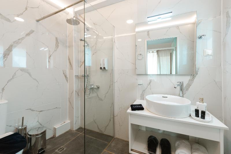 Tortuga Luxury Villas image