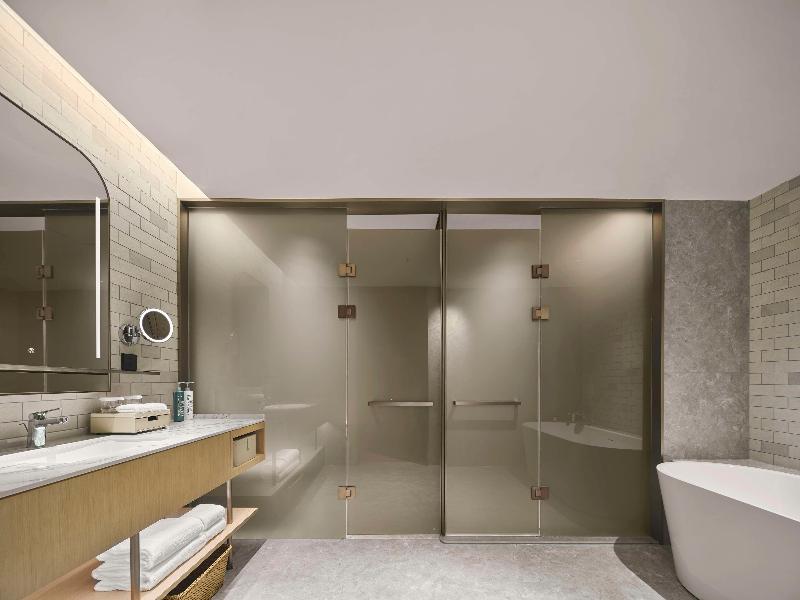 Hilton Garden Inn Sanya Haitang Bay image