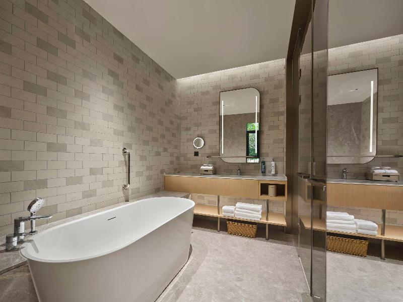 Hilton Garden Inn Sanya Haitang Bay image