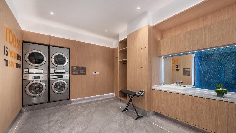 Holiday Inn Express Haikou Intl Duty Free City image