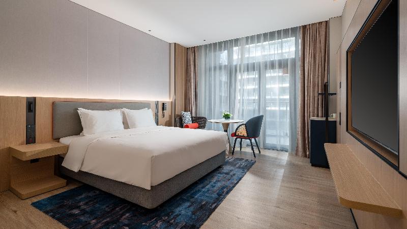 Holiday Inn Express Haikou Intl Duty Free City image