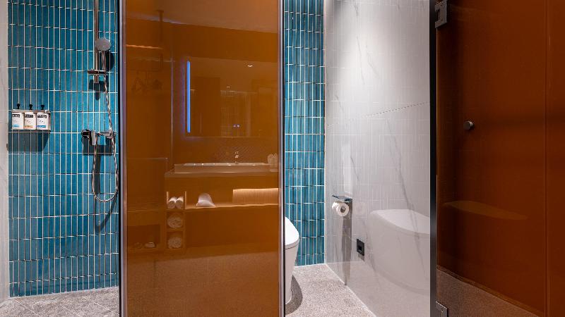 Holiday Inn Express Haikou Intl Duty Free City image