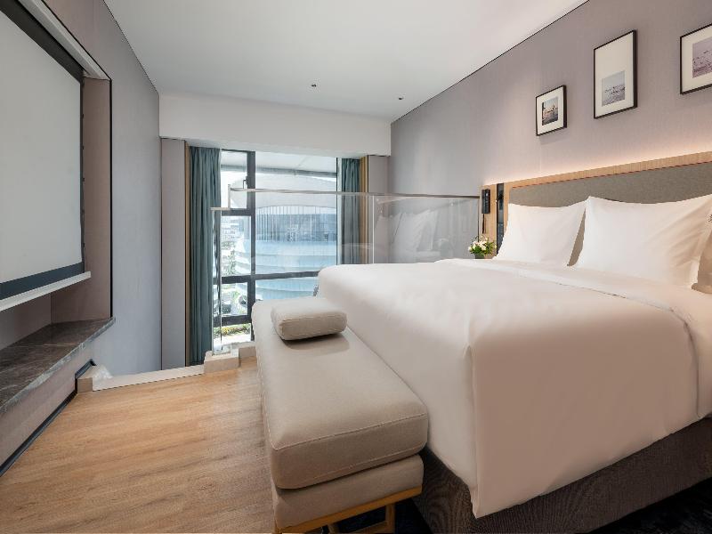 Holiday Inn Express Haikou Intl Duty Free City image