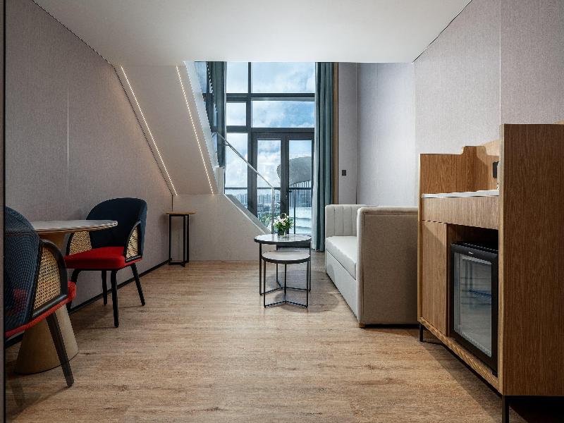 Holiday Inn Express Haikou Intl Duty Free City image