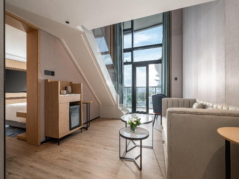 Holiday Inn Express Haikou Intl Duty Free City image