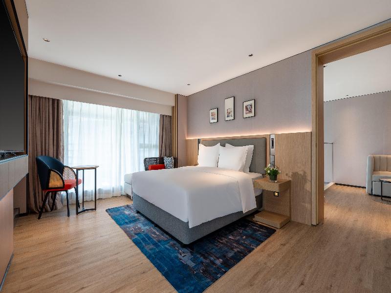 Holiday Inn Express Haikou Intl Duty Free City image