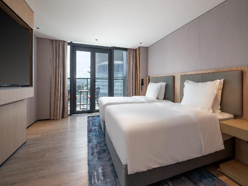 Holiday Inn Express Haikou Intl Duty Free City image