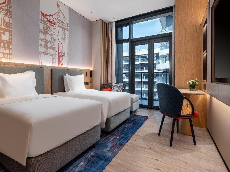 Holiday Inn Express Haikou Intl Duty Free City image