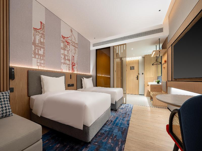 Holiday Inn Express Haikou Intl Duty Free City image
