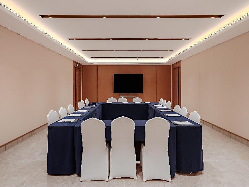 Hilton Garden Inn Chengdu East Railway Station image