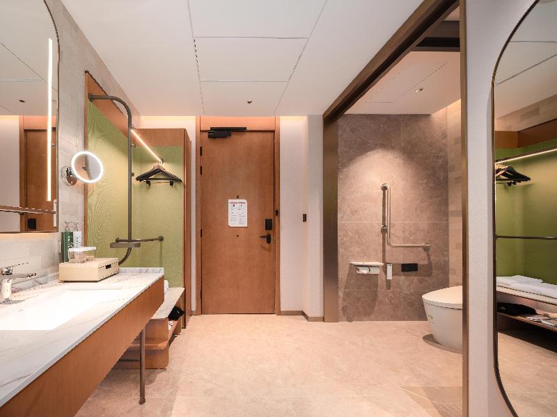 Hilton Garden Inn Chengdu East Railway Station image