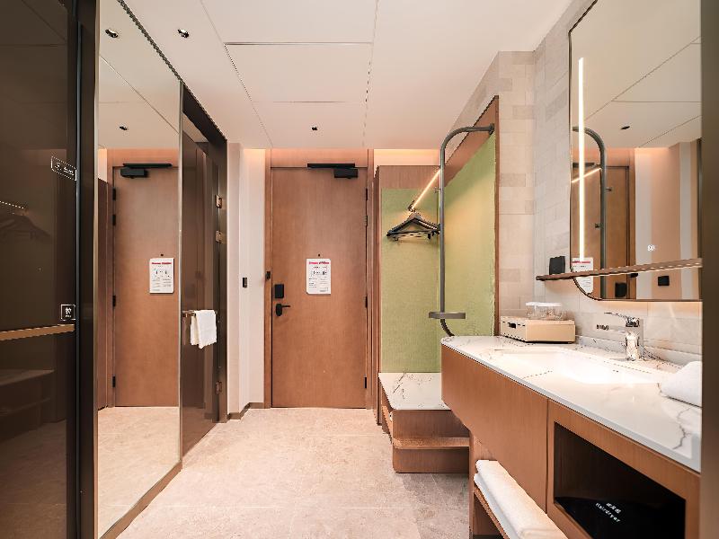 Hilton Garden Inn Chengdu East Railway Station image