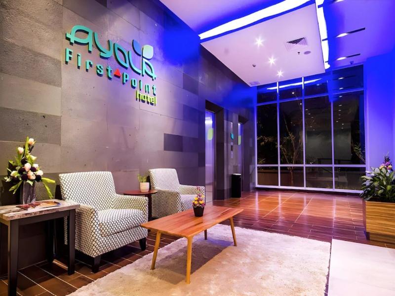 Ayola First Point Hotel Pekanbaru — exterior view