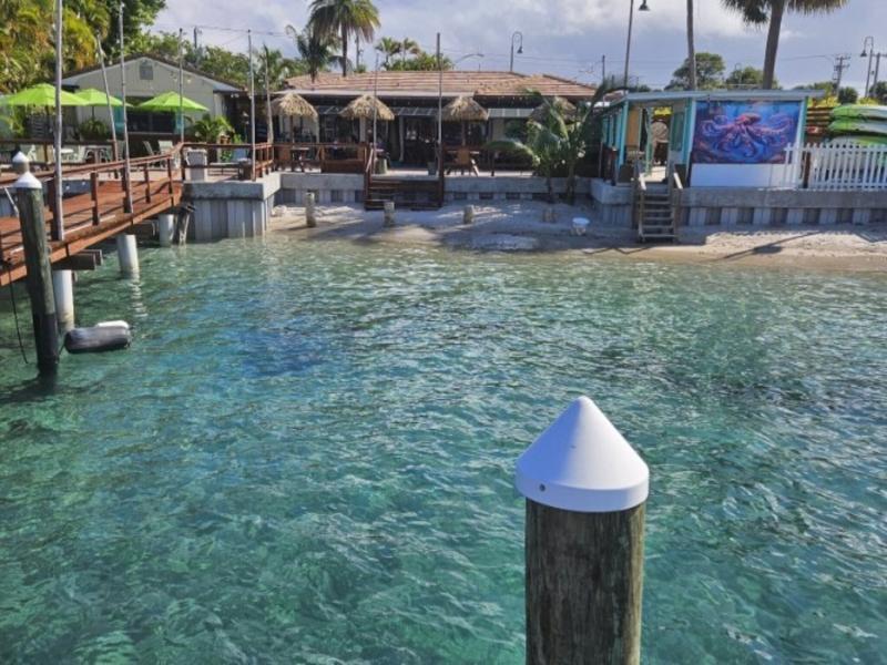 Blue Heron Bridge Hotel and Dive Club image