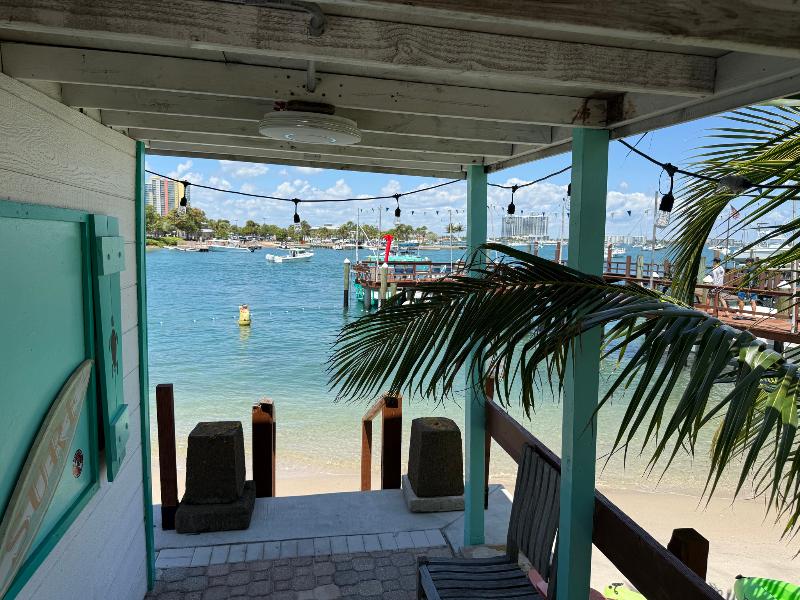 Blue Heron Bridge Hotel and Dive Club image