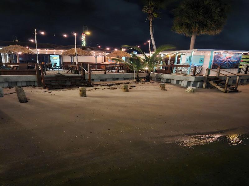 Blue Heron Bridge Hotel and Dive Club image