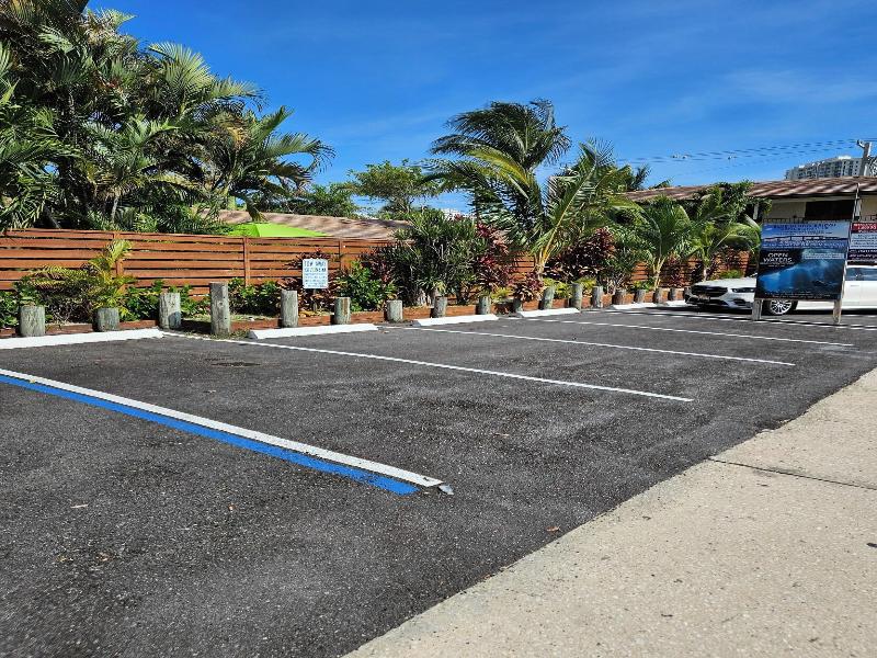 Blue Heron Bridge Hotel and Dive Club image