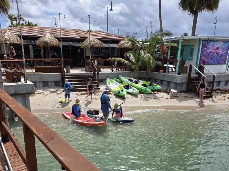 Blue Heron Bridge Hotel and Dive Club image