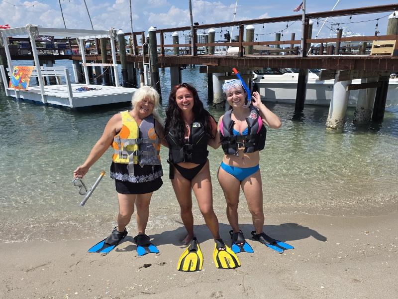 Blue Heron Bridge Hotel and Dive Club image