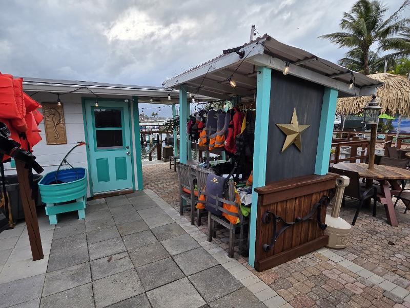 Blue Heron Bridge Hotel and Dive Club image