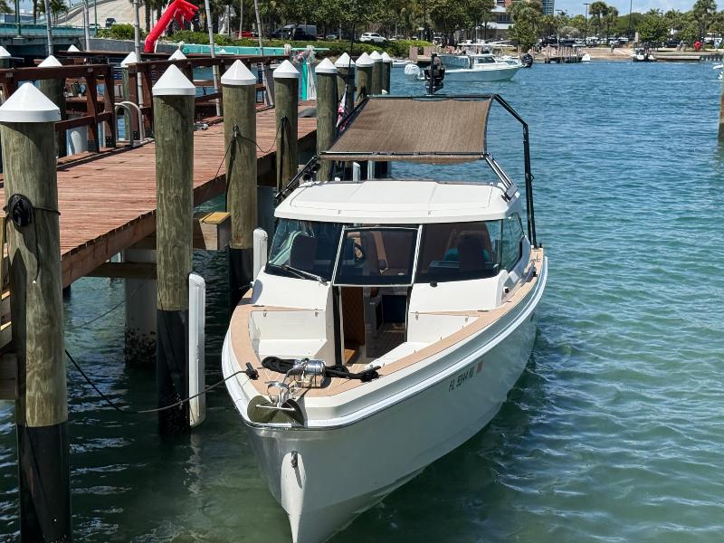 Blue Heron Bridge Hotel and Dive Club image