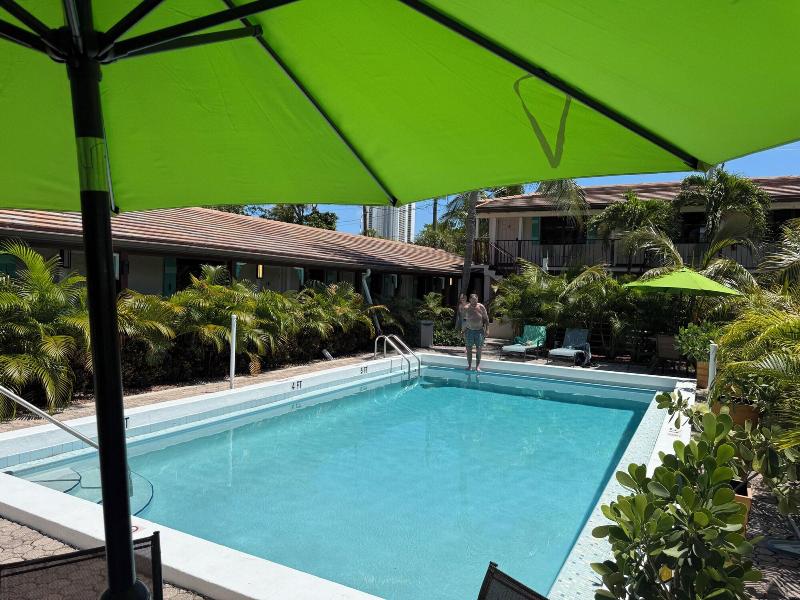 Blue Heron Bridge Hotel and Dive Club image