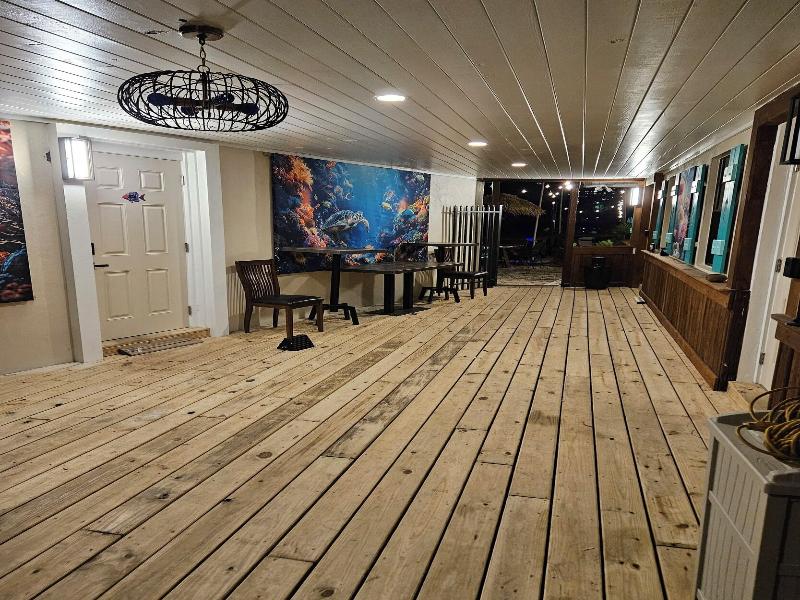 Blue Heron Bridge Hotel and Dive Club image