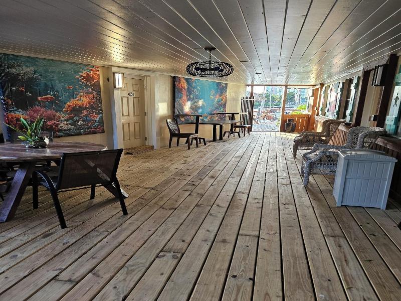 Blue Heron Bridge Hotel and Dive Club image