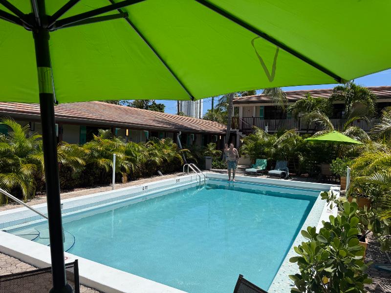 Blue Heron Bridge Hotel and Dive Club image