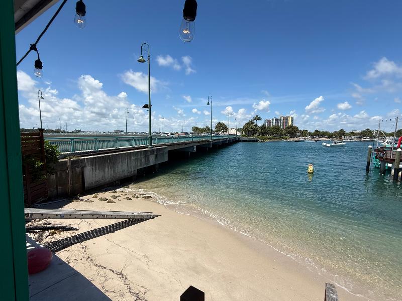 Blue Heron Bridge Hotel and Dive Club image