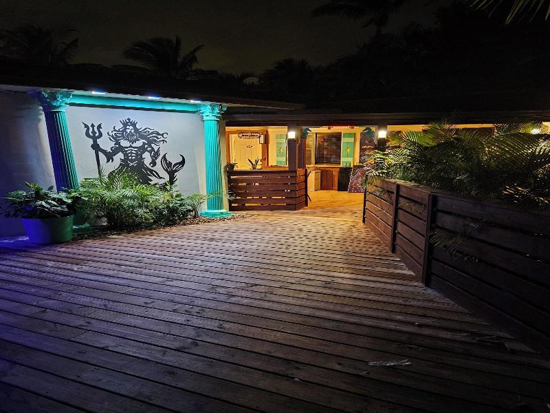 Blue Heron Bridge Hotel and Dive Club image