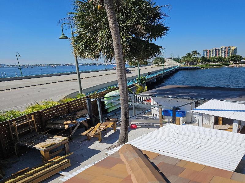 Blue Heron Bridge Hotel and Dive Club image