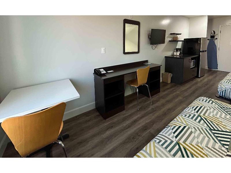 Studio 6 Suites Hesperia,CA–West Main Street–I-15 image