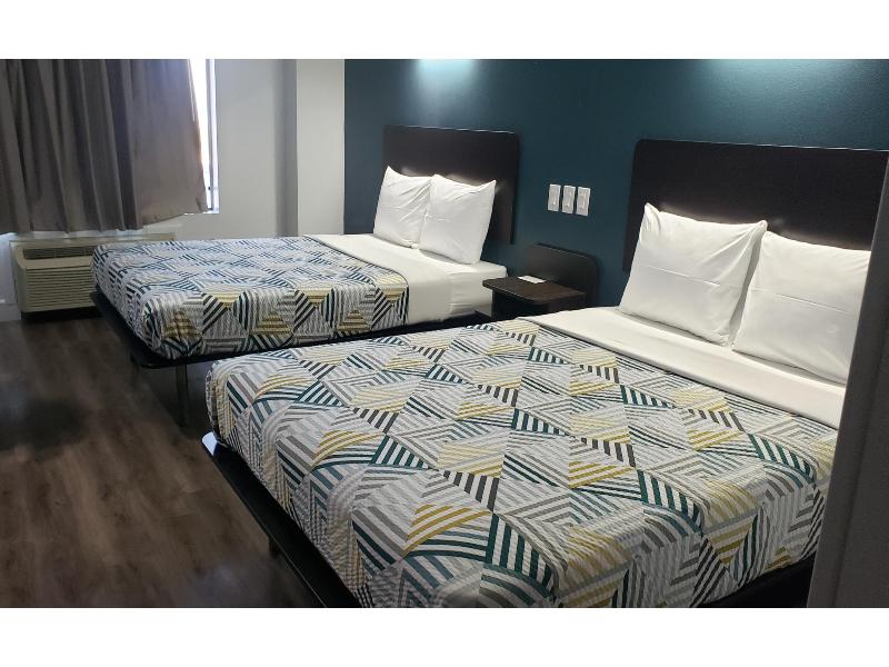 Studio 6 Suites Hesperia,CA–West Main Street–I-15 image