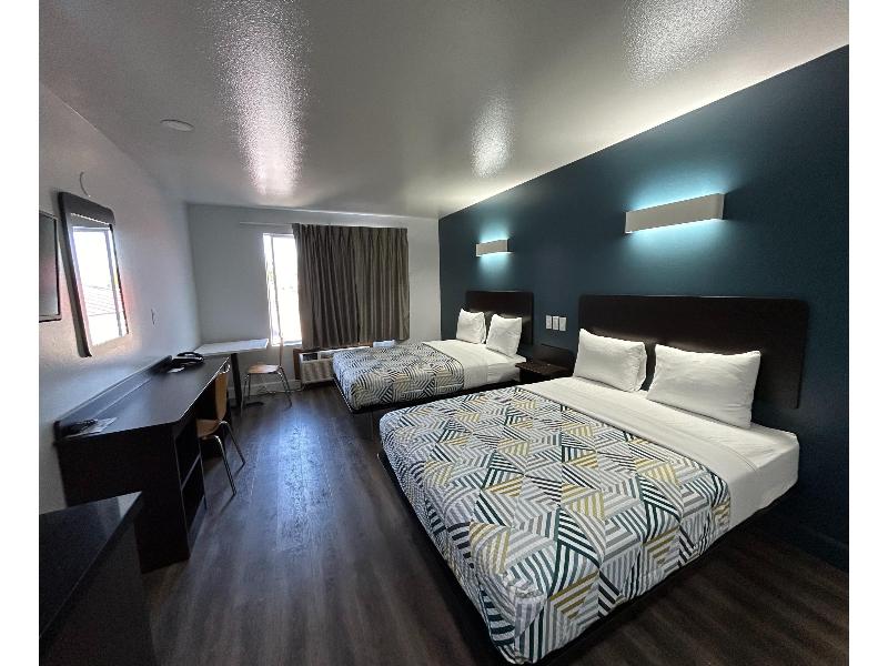 Studio 6 Suites Hesperia,CA–West Main Street–I-15 image