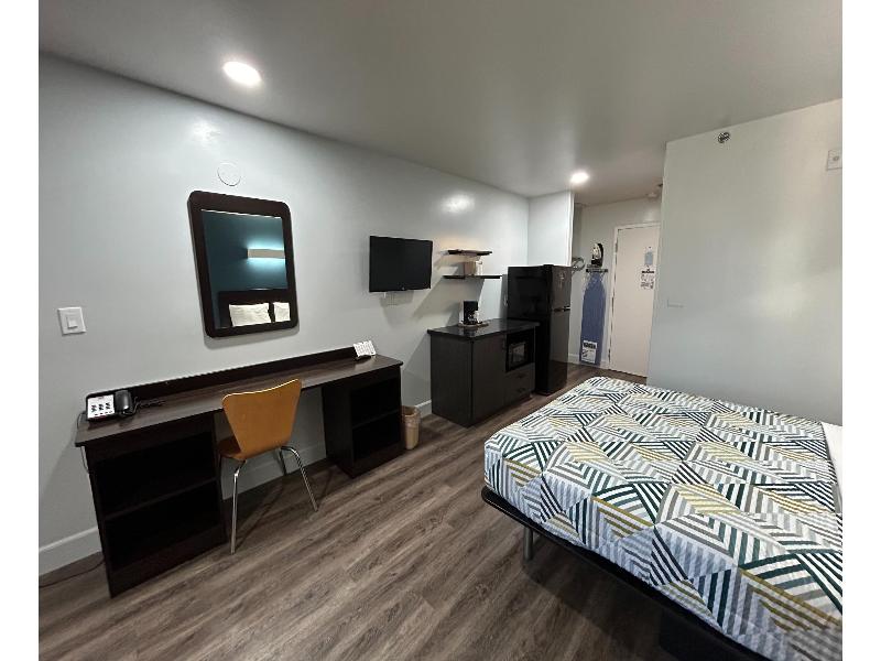 Studio 6 Suites Hesperia,CA–West Main Street–I-15 image