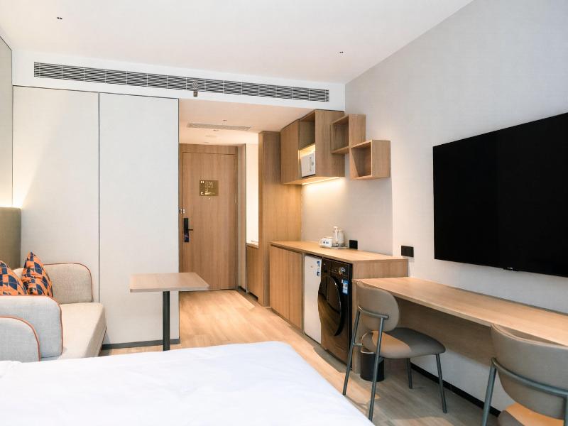 Holiday Inn Express Beijing Lize Business District image