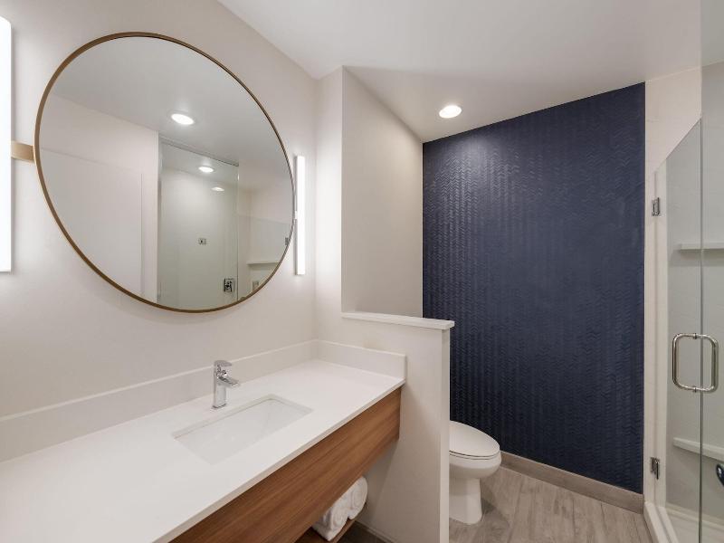Fairfield Inn Suites By Marriott Virginia Beac image
