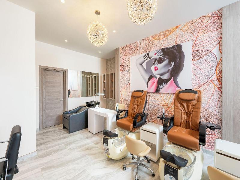 Royalton Chic Antigua An Autograph Collection A image