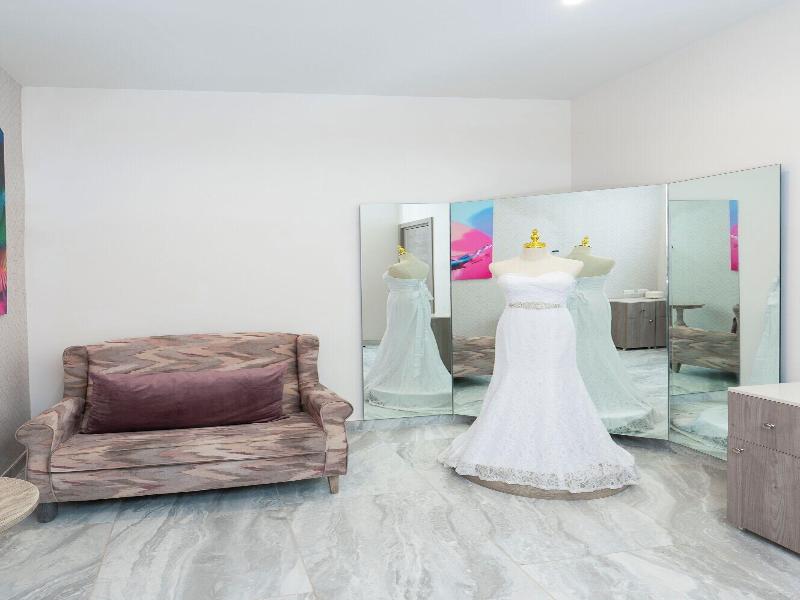 Royalton Chic Antigua An Autograph Collection A image