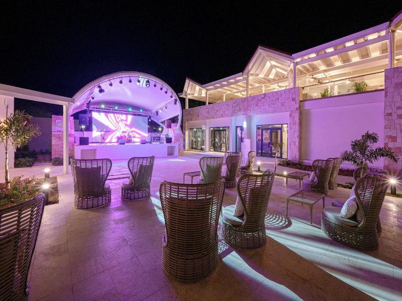 Royalton Chic Antigua An Autograph Collection A image