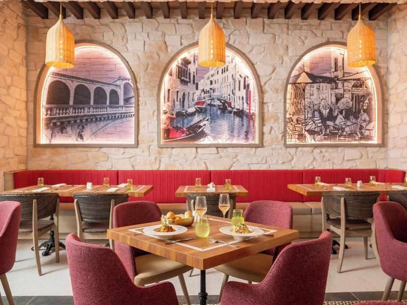 Royalton Chic Antigua An Autograph Collection A image